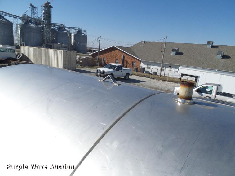 image for item DF7129 1983 shop built tank trailer