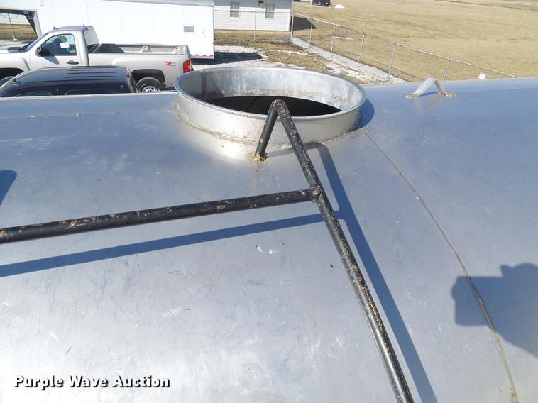 image for item DF7129 1983 shop built tank trailer