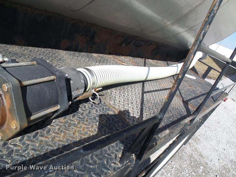 image for item DF7129 1983 shop built tank trailer