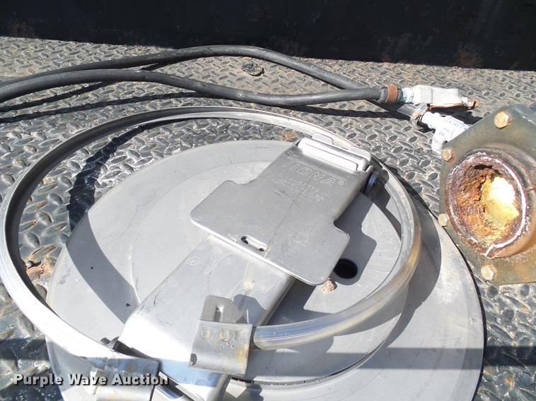 image for item DF7129 1983 shop built tank trailer