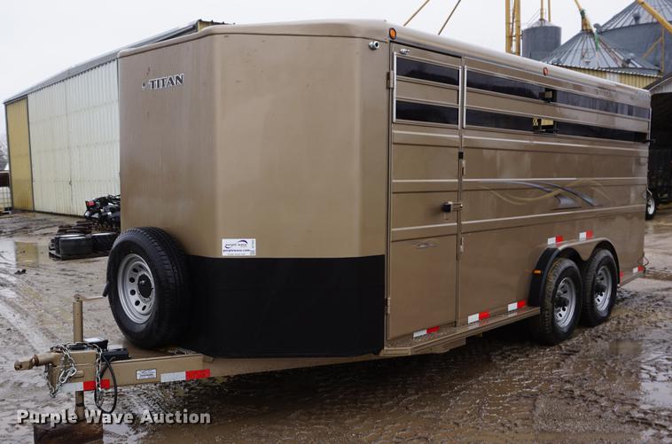 image for item DF7620 2016 Titan livestock trailer