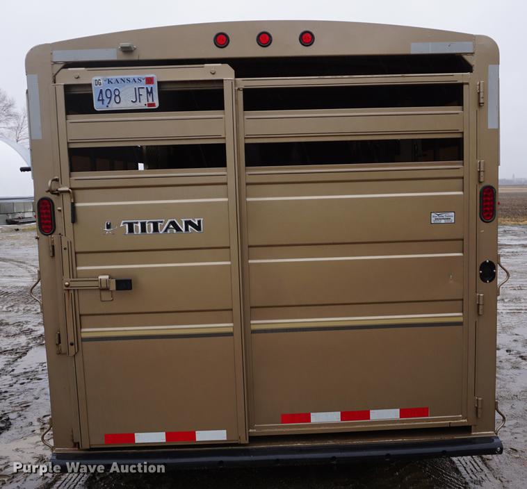 image for item DF7620 2016 Titan livestock trailer