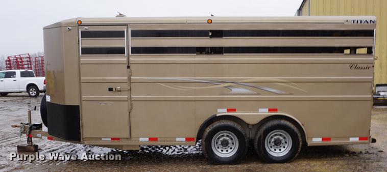 image for item DF7620 2016 Titan livestock trailer