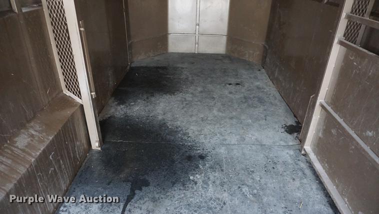 image for item DF7620 2016 Titan livestock trailer