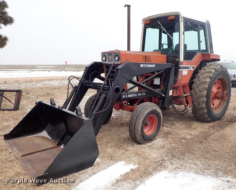 image for item DF8754 International F986 tractor