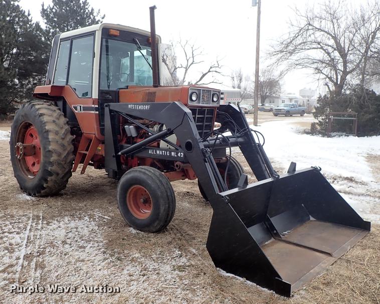 image for item DF8754 International F986 tractor