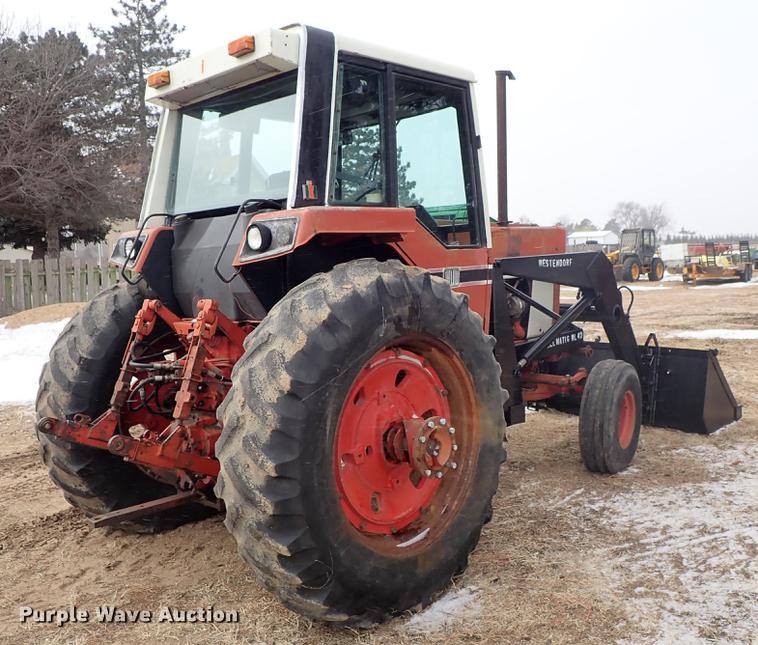 image for item DF8754 International F986 tractor
