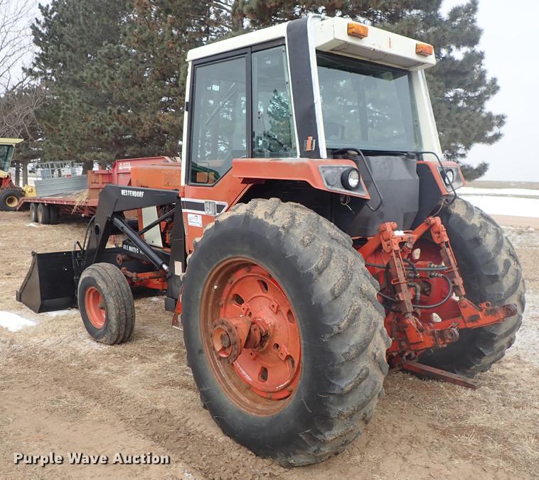 image for item DF8754 International F986 tractor