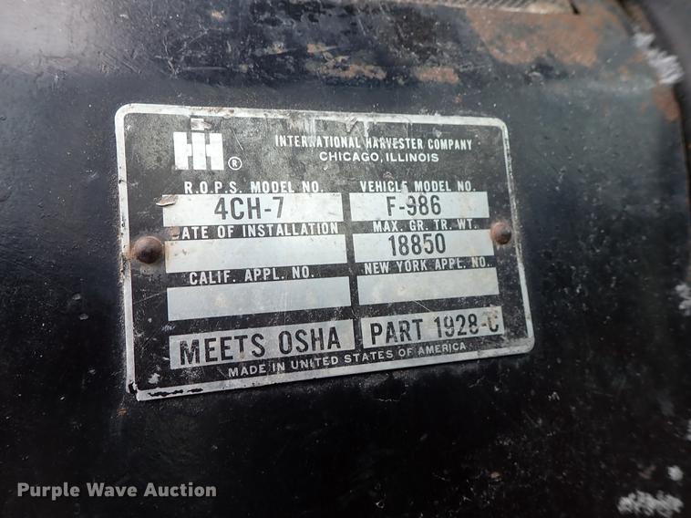 image for item DF8754 International F986 tractor