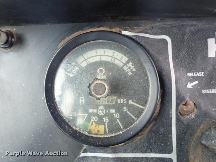 image for item DF8754 International F986 tractor