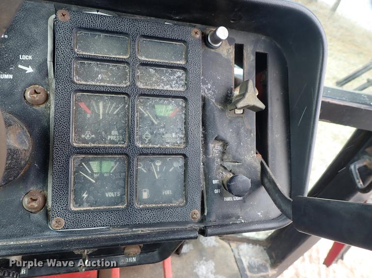 image for item DF8754 International F986 tractor