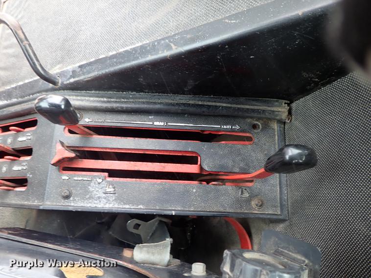 image for item DF8754 International F986 tractor