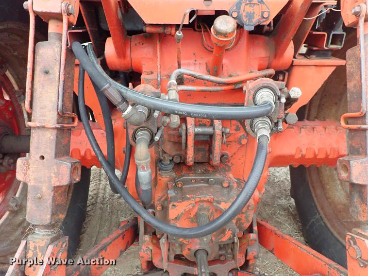 image for item DF8754 International F986 tractor