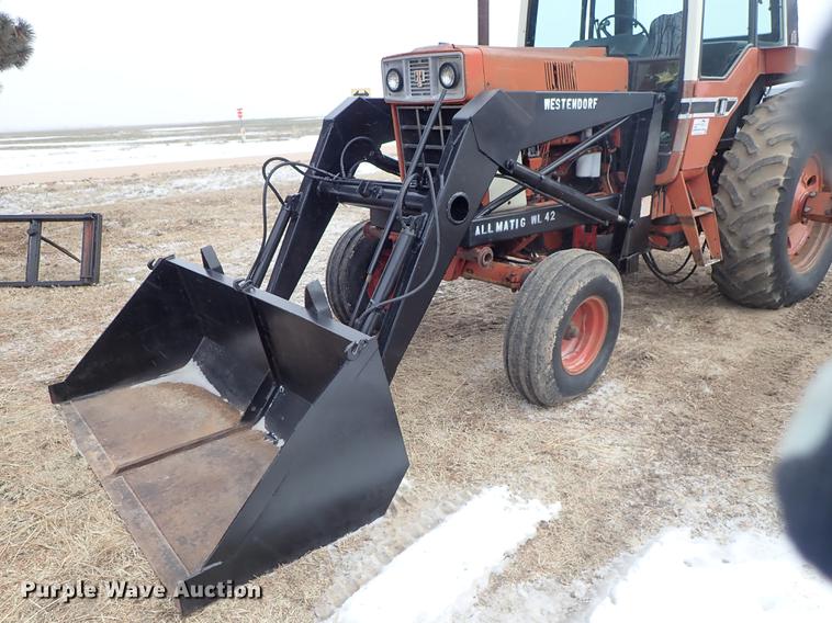 image for item DF8754 International F986 tractor