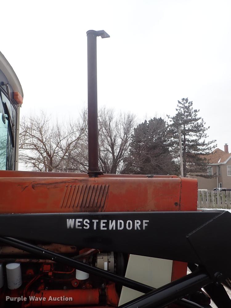 image for item DF8754 International F986 tractor