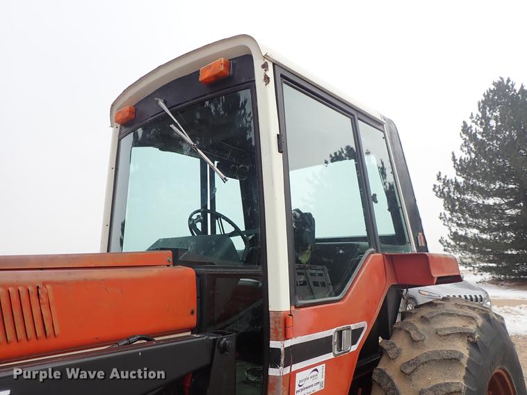 image for item DF8754 International F986 tractor