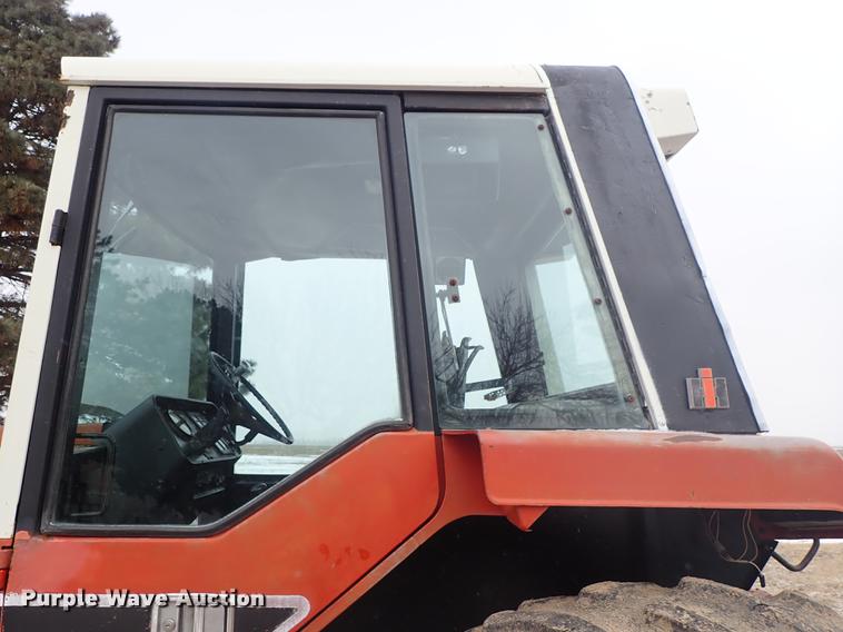 image for item DF8754 International F986 tractor