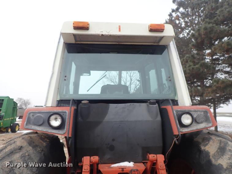 image for item DF8754 International F986 tractor