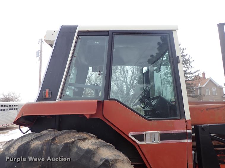 image for item DF8754 International F986 tractor