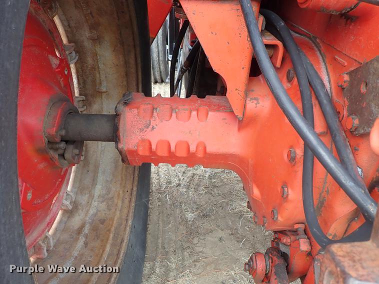 image for item DF8754 International F986 tractor