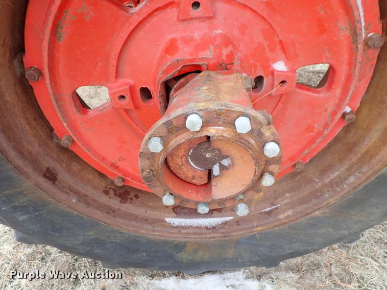 image for item DF8754 International F986 tractor