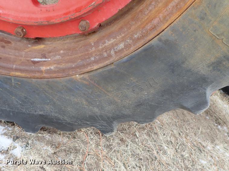 image for item DF8754 International F986 tractor