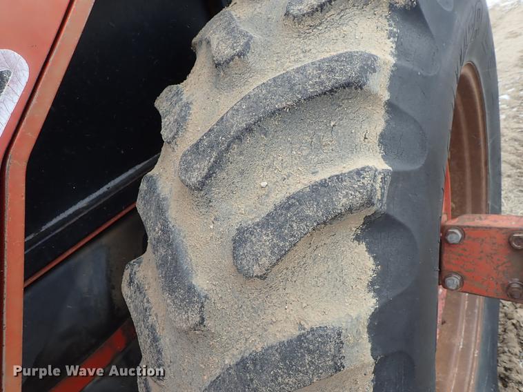 image for item DF8754 International F986 tractor