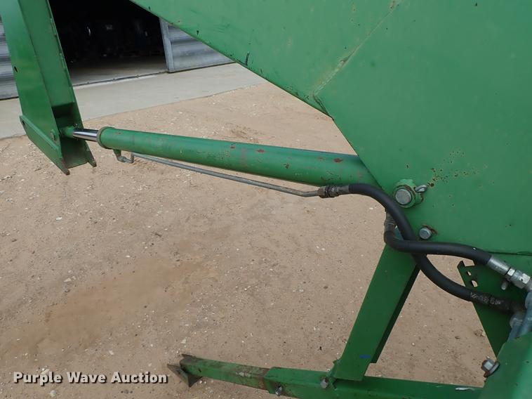 image for item DF8755 Farm Hand F258 loader