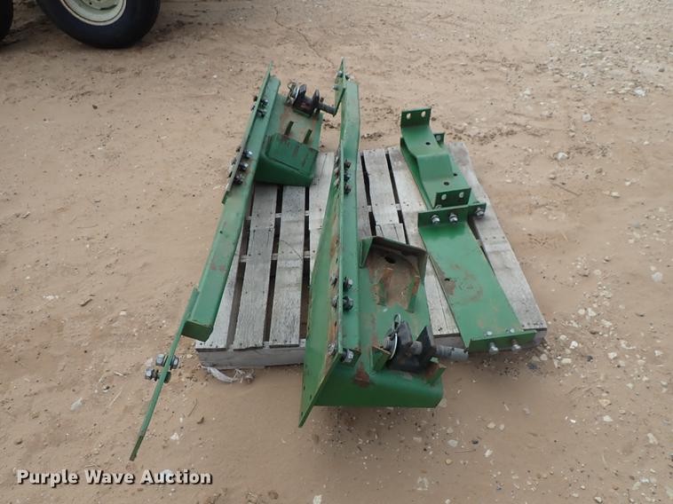 image for item DF8755 Farm Hand F258 loader
