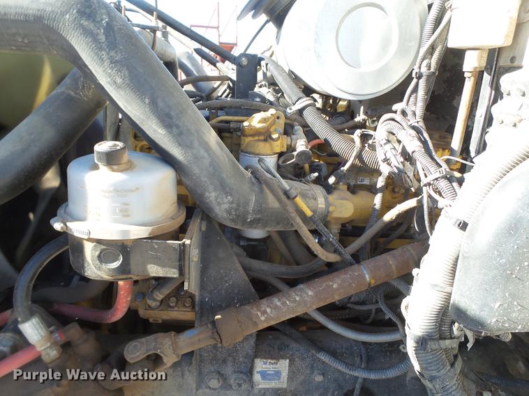 image for item EI9727 2005 Peterbilt 335 feed mixer truck