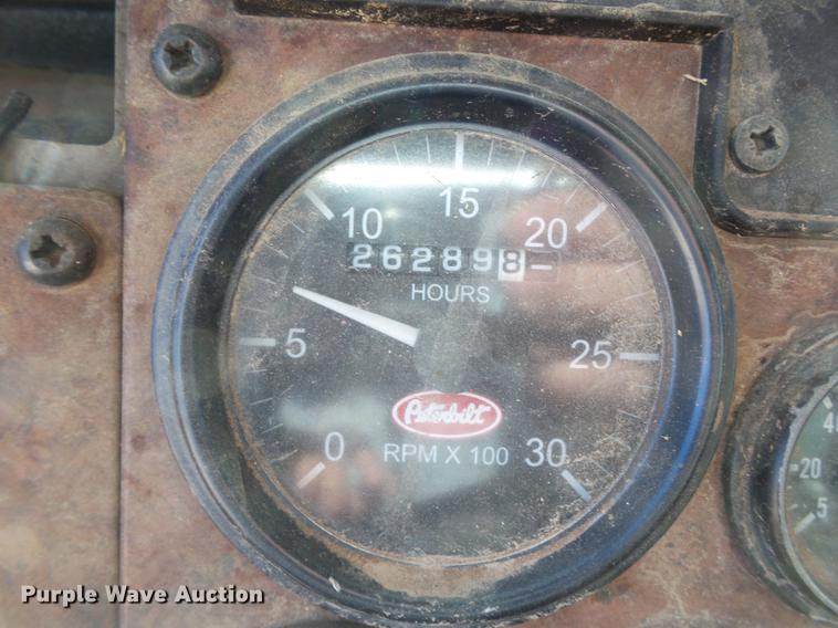 image for item EI9727 2005 Peterbilt 335 feed mixer truck