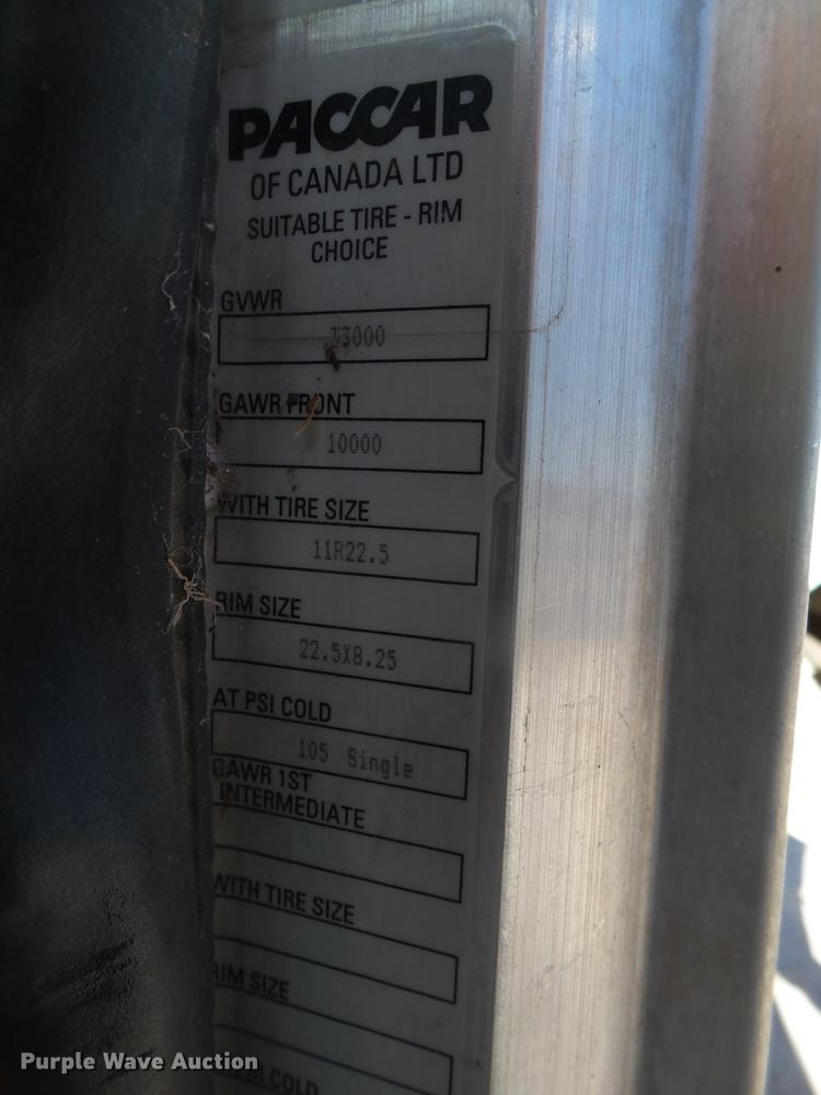 image for item EI9727 2005 Peterbilt 335 feed mixer truck