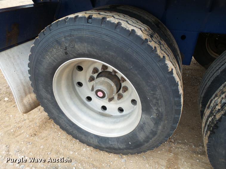 image for item FF9758 2017 Dura Haul silage trailer