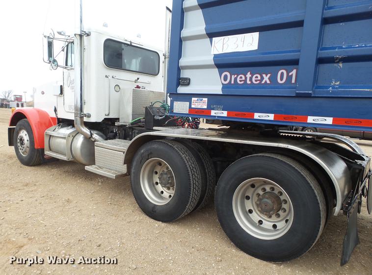 image for item FF9759 1996 Peterbilt 378 semi truck