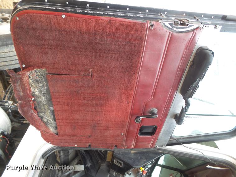 image for item FF9759 1996 Peterbilt 378 semi truck