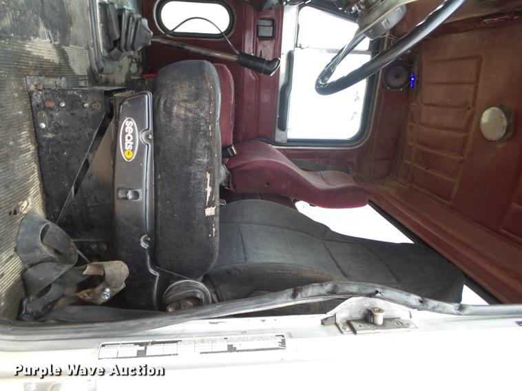 image for item FF9759 1996 Peterbilt 378 semi truck