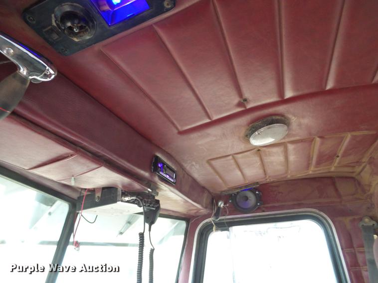 image for item FF9759 1996 Peterbilt 378 semi truck