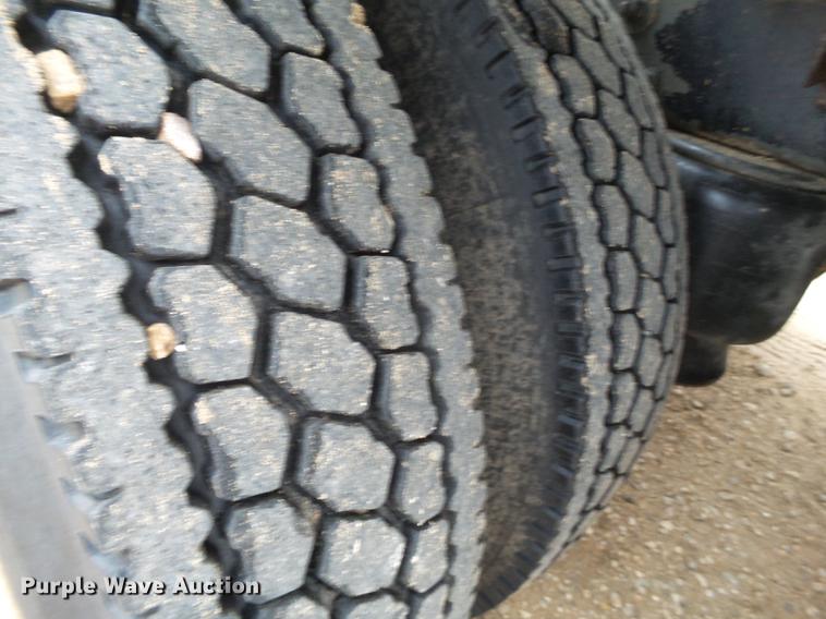 image for item FF9759 1996 Peterbilt 378 semi truck