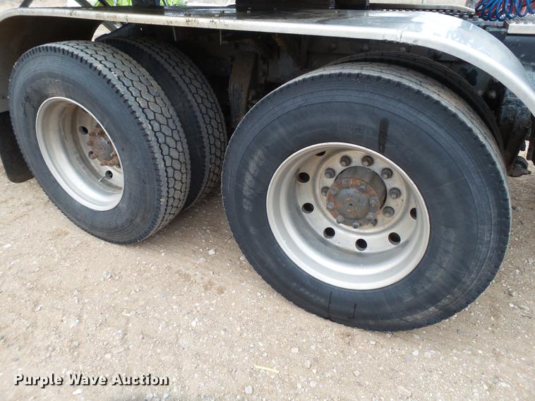 image for item FF9759 1996 Peterbilt 378 semi truck