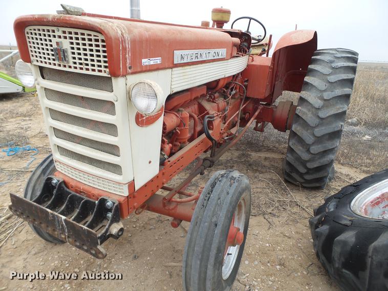 image for item FF9760 International 660 tractor