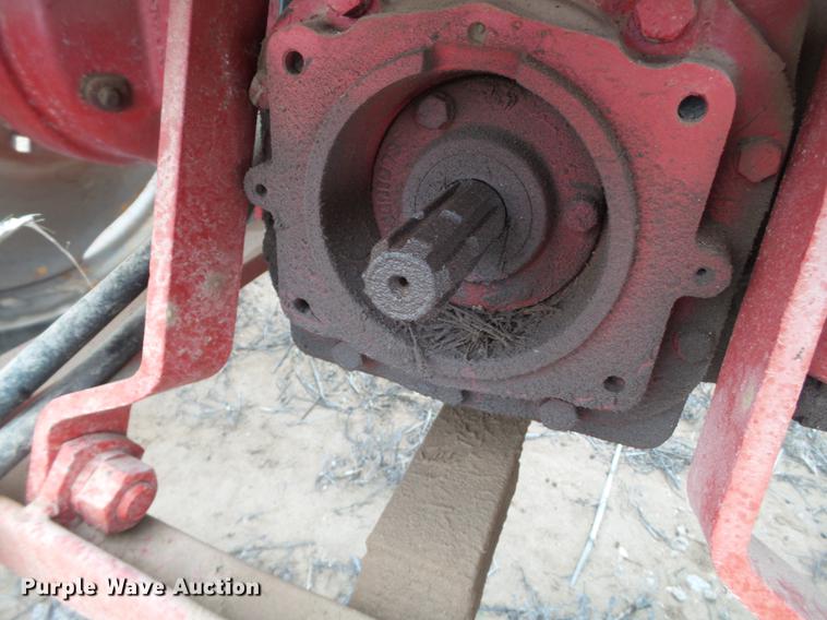 image for item FF9760 International 660 tractor