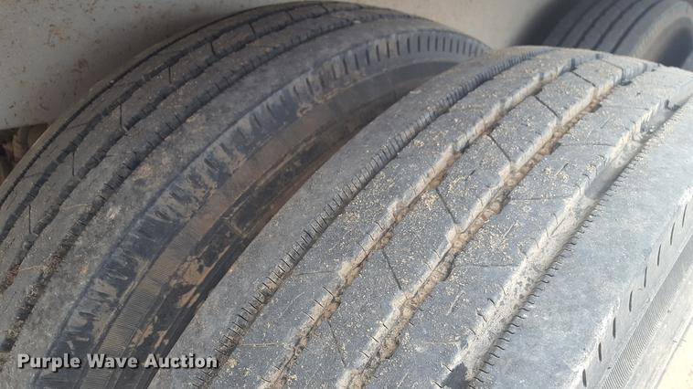 image for item FF9763 1990 Jet double hopper bottom grain trailer