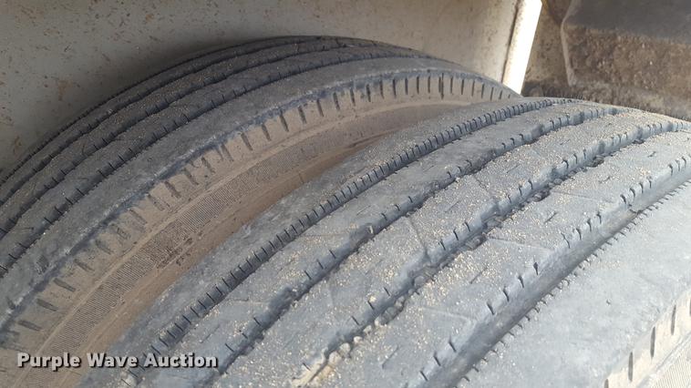 image for item FF9763 1990 Jet double hopper bottom grain trailer