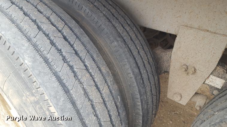 image for item FF9763 1990 Jet double hopper bottom grain trailer