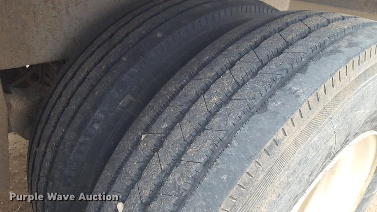 image for item FF9763 1990 Jet double hopper bottom grain trailer