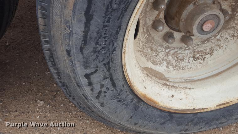 image for item FF9763 1990 Jet double hopper bottom grain trailer