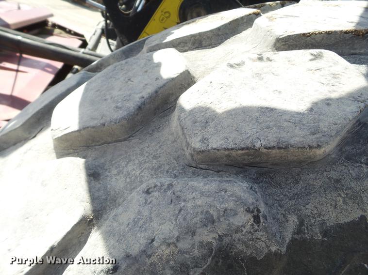 image for item FF9765 2016 MacDon M205 windrower