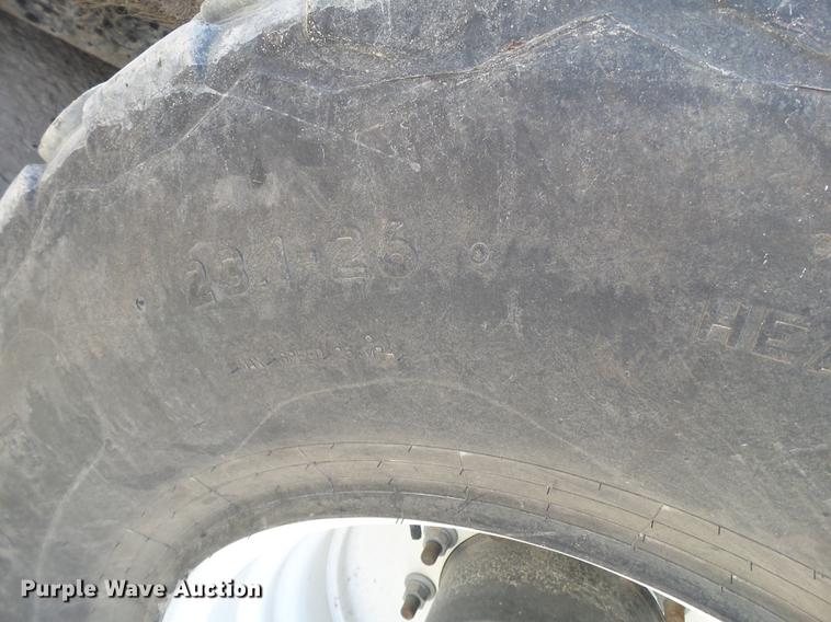 image for item FF9765 2016 MacDon M205 windrower