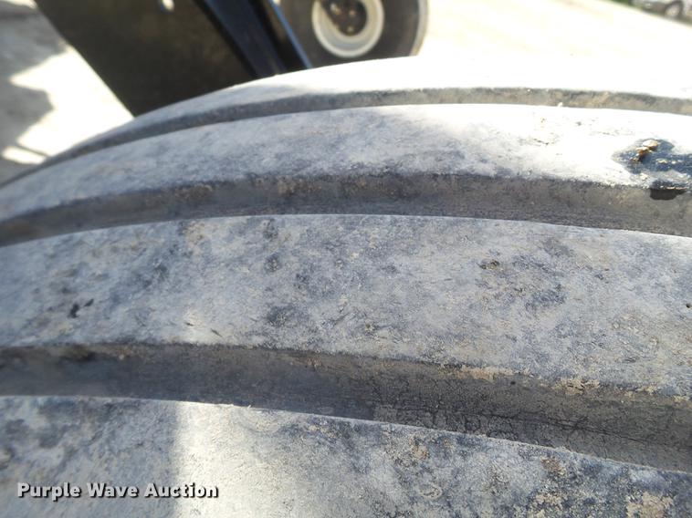 image for item FF9765 2016 MacDon M205 windrower