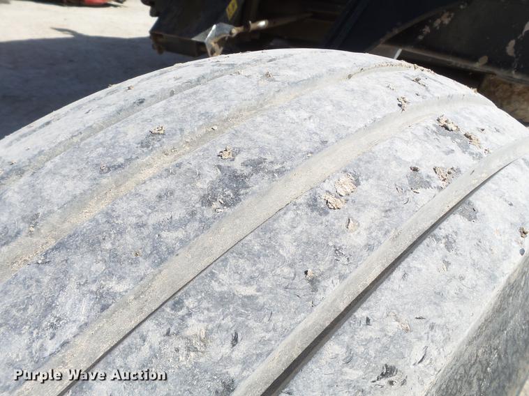 image for item FF9765 2016 MacDon M205 windrower